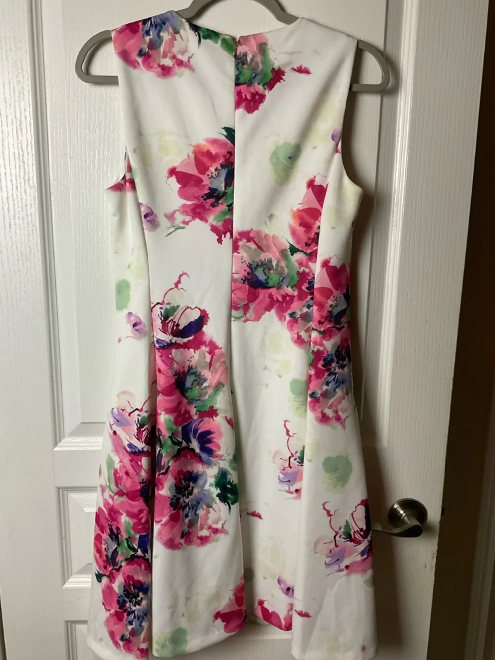 DKNY White Floral Sleeveless Fit & Flare Dress Size 6 - Picture 4 of 10